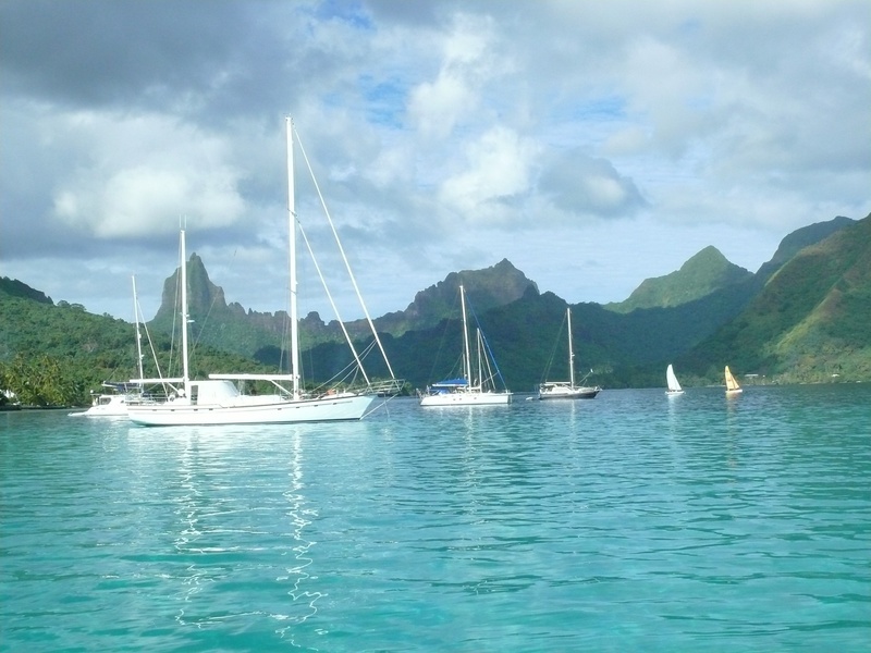 travel, mode of transportation, sea, environment, outdoors, water, pole, moorea, boats, nature, scenic, transportation, yacht, luxury, scenery, surrounded