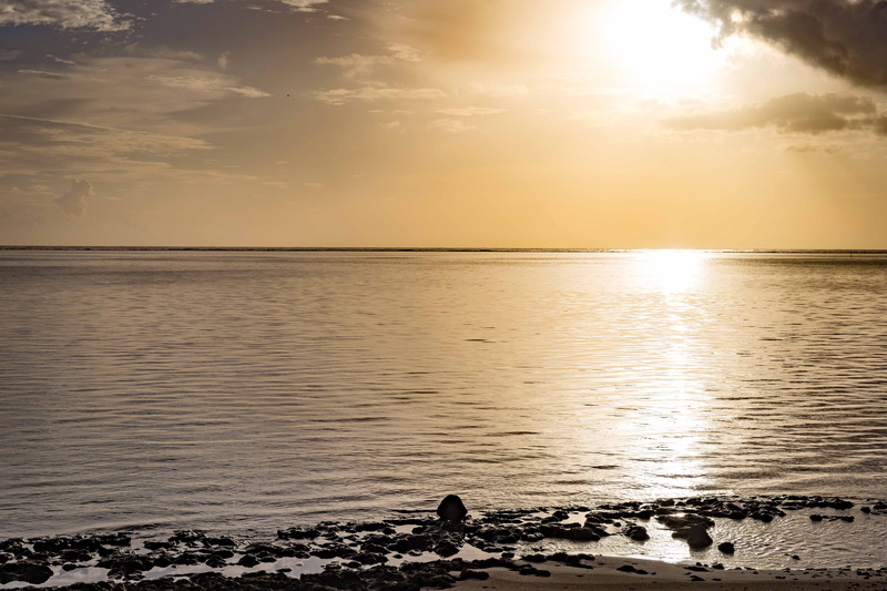 horizon over water, tranquil scene, no people, water, landscape, rocks, summer, 5K, tahiti, clouds, sky, animal themes, horizon, evening, sun, land, lagoon