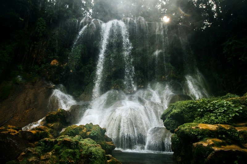 squirt, stones, trees, 1080P, Cuba, waterfall, moss, glare, Cienfuegos, the rays of the sun, forest