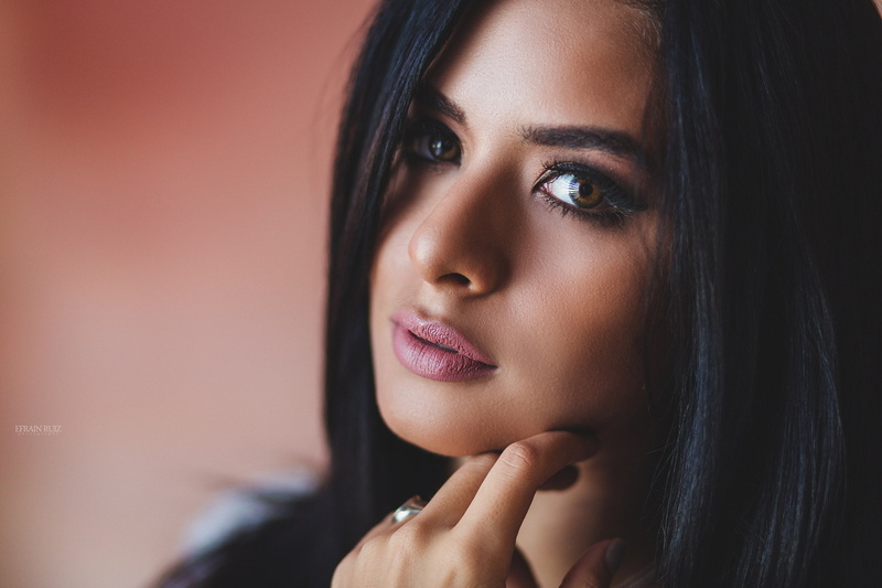 simple background, black hair, portrait, looking at viewer, juicy lips, depth of field, women, face, 1080P