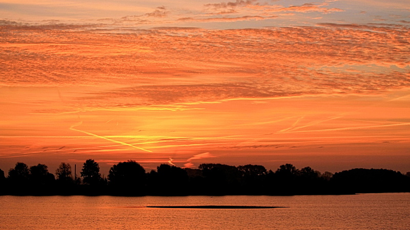 non-urban scene, evening sky, scenics - nature, waters, summer, plant, sunlight, 4K, lake, landscape, sun, Trees, afterglow, tranquil Scene, cloud - Sky
