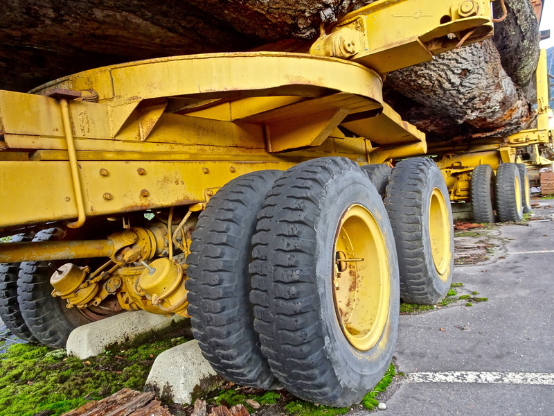 logging, lorry, commercial land vehicle, moving, construction machinery, no people, equipment, land vehicle, wheels, transportation, motor vehicle, forestry