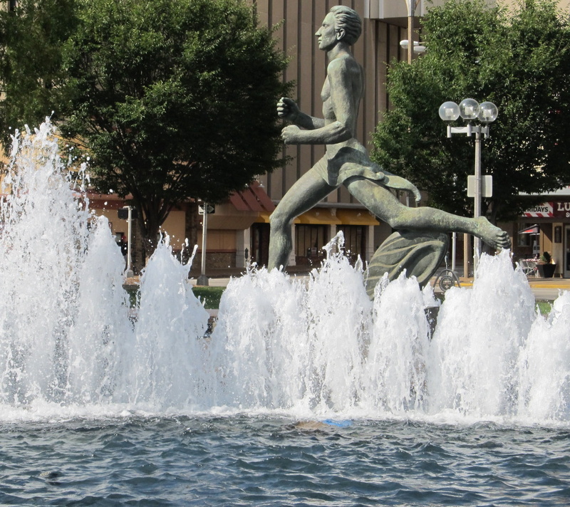 landmark, flowing, usa, park, no people, plant, olympic runner, park - man made space, statue, downtown, sports, flowing water, missouri, fountain, jog