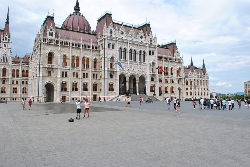 outdoors, downtown, adult, kossuth square, day, large group of people, men, sky, built structure, tourism, crowd, real people, building, parliament, the past