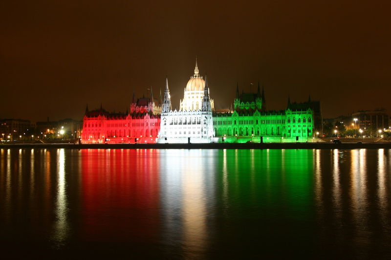 buildings, hungary, cityscapes, hd, rivers, reflections, hu, 2K, night, lights, architecture, flags, national, art, nature, budapest