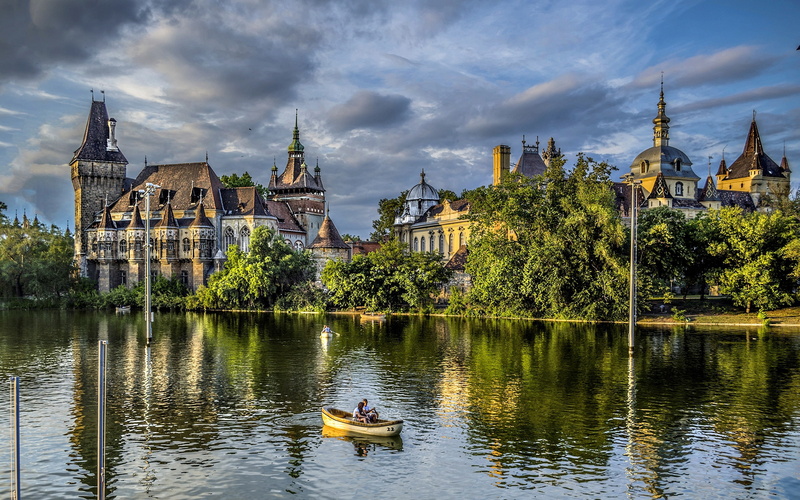castle, 2K, cities, full, hungary, hd, trees, old, castles, vajdahunyad, city, budapest, sky