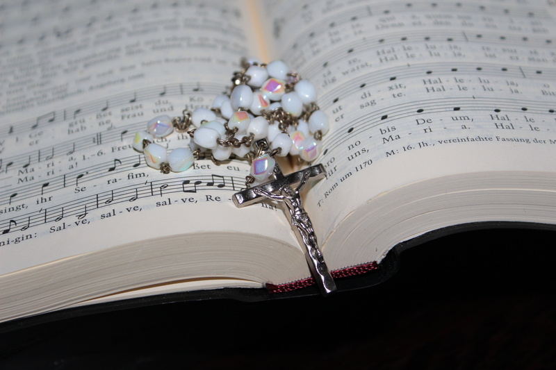 prayer book, still life, positive emotion, music, musical Note, 5K, page, mourning, symbol, pendant, colored, indoors, faith, rosary, close-up, paper