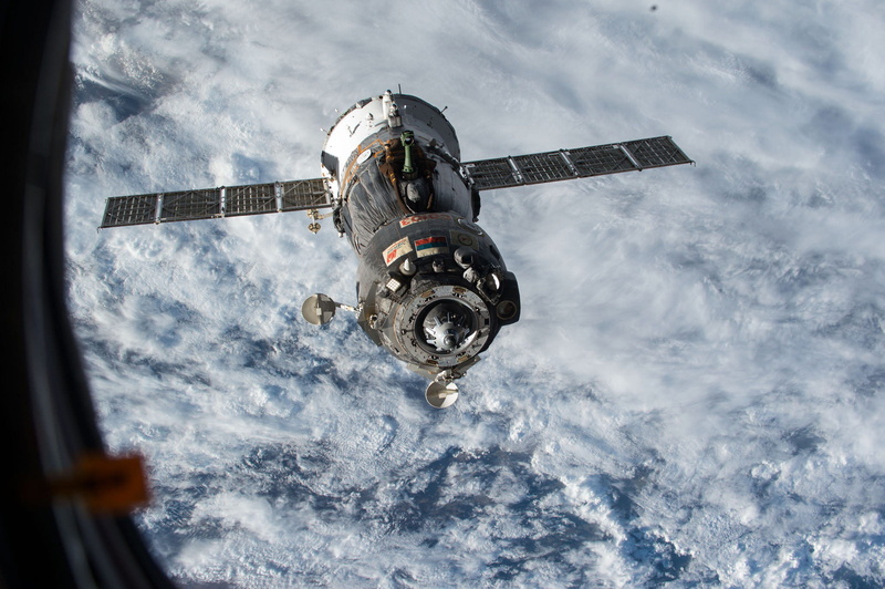 ship, TMA15M, motion, black, planet - space, gray, no people, cloud - sky, Soyuz, technology, surveillance, manned, nature, orbiting, sky, day, space, planet earth