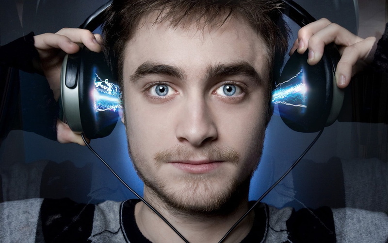 looking, men, front view, telephone, portrait, headphones, music, young Adult, holding, caucasian Ethnicity, beautiful, human Face, eyes, leisure activity