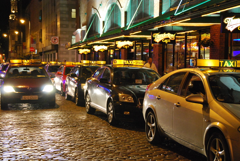 mode of transportation, road, city, taxi, car, 2K, illuminated, building exterior, nigth, ireland, headlight, built structure, ligth, public transportation
