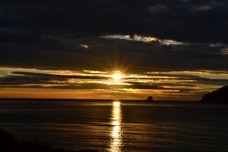 abendstimmung, water, waterfront, sunlight, beauty in nature, sea, cloud - sky, silhouette, evening, no people, sky, lake, horizon over water, scenics - nature