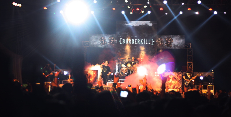 large group of people, adult, light, performance, gigs, fun, 4K, concert, event, enjoyment, outdoors, real people, music, occupation, illuminated, stage