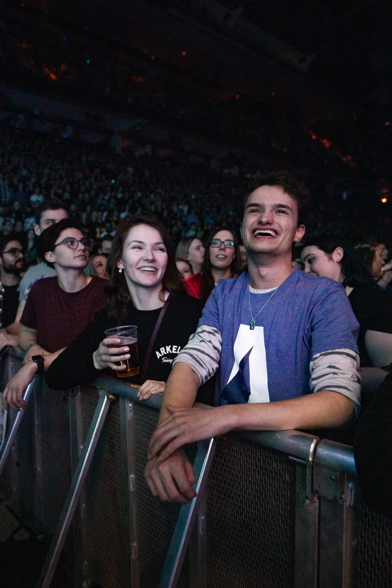 enjoyment, stadium, metal railings, people, friendship, crowd, men, sitting, food and drink, fun, entertainment, 5K, adult, women, fans, facial, watching