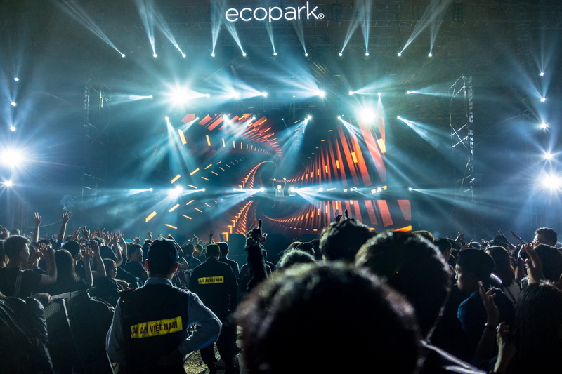 nightlife, rock music, party, lighting equipment, arts culture and entertainment, light, stage - performance space, 4K, music festival, enjoyment, rave