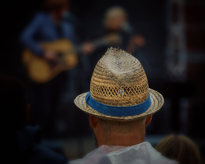 lifestyles, males, leisure activity, one person, occupation, clothing, hairstyle, fun, day, focus on foreground, joy, close-up, 2K, men, women, hat, goer