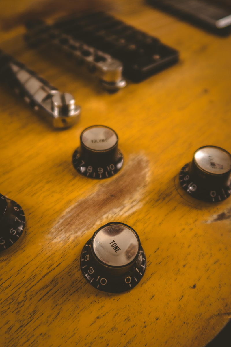 tone, antique, wristwatch, remote control, volume, keyboard, high angle view, misician, accuracy, instrument of time, guitars, minute hand