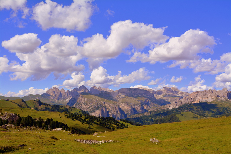 mountain, scenics - nature, semi-arid, dolomites, beauty in nature, tranquility, landscape, clouds, prato, 5K, nature, no people, sky, environment, non-urban scene