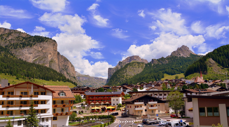 building exterior, tourism, travel, town, italy, building, scenics - nature, no people, house, residential district, mountain range, mountain, 5K, land