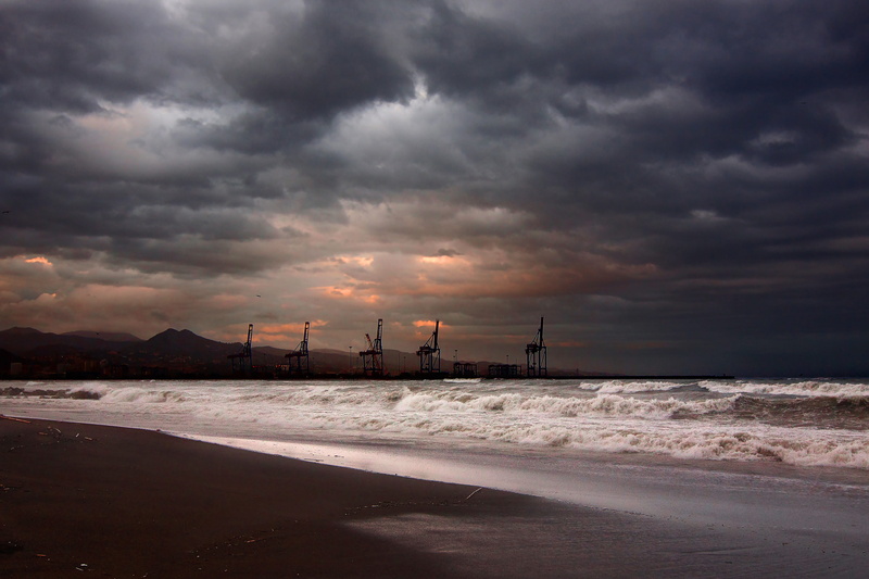 across, wind, scenics - nature, overcast, storm cloud, power in nature, crane, wave, waves, beauty in nature, ominous, shore, sea, coast, dramatic, cloud