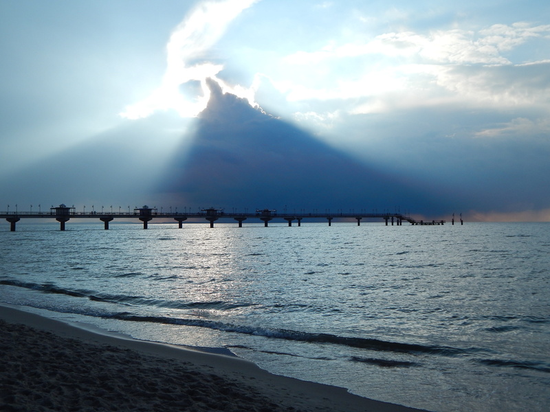 cloud - sky, land, day, sea, tranquil scene, beach, dark skies, water, sunbeam, travel, pyramid, 4K, built structure, architecture, tourism, sky, clouds