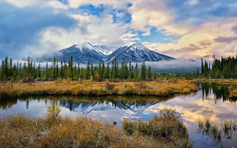 lake, mountains, blue, desktop, park, hd, canada, clouds, river, sky, forest, snowy, mist, landscape, 2K, national, evaporation, banff, white