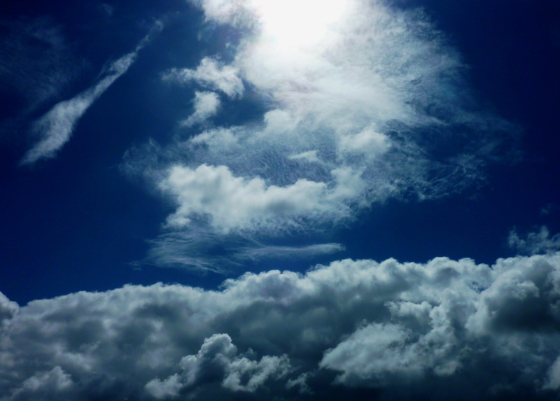 sunlight, wind, sky, dramatic sky, cloud - sky, outdoors, clouds, cloudscape, scenics - nature, wispy, stratocumulus cloud, moody sky, backgrounds, environment