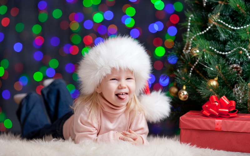 lifestyles, december, mouth open, 720P, fun, illuminated, joy, beauty, jeans, christmas Ornament, holding, emotion, decoration, females, santa Claus, s