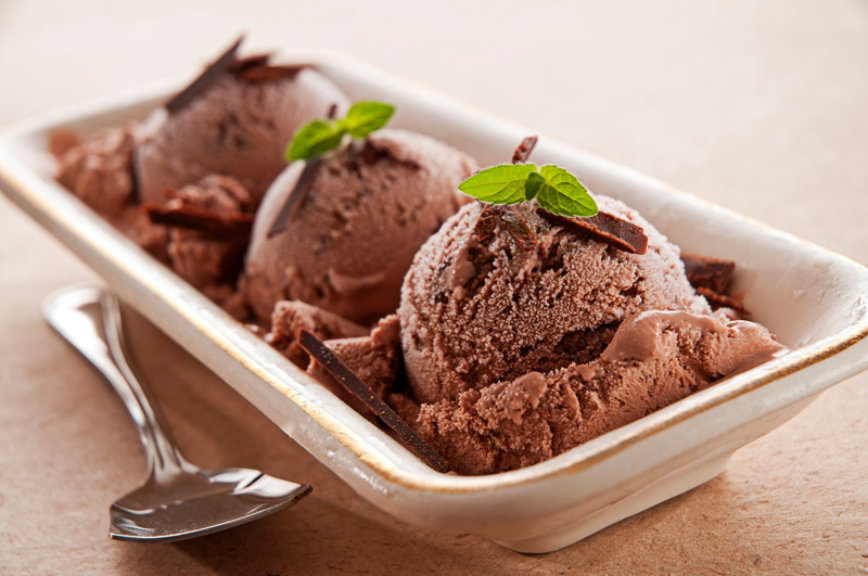 unhealthy eating, food, focus on foreground, ready-to-eat, plate, crockery, tray, bowl, indulgence, freshness, 4K, dessert, kitchen utensil, chocolate