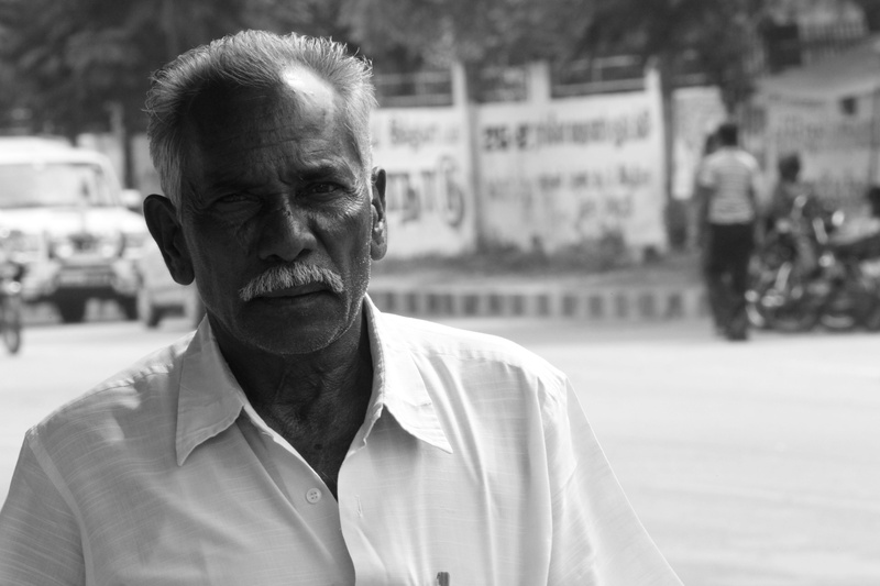 lifestyles, patriot, old, headshot, one person, people, thoughtful, buddha, incidental people, real people, faith, asian, ndia, street, day, front view