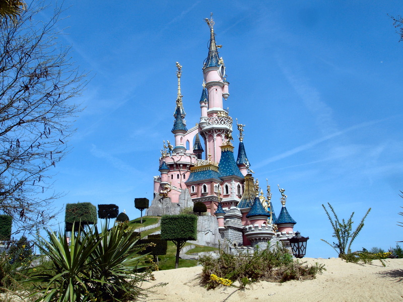 building exterior, day, cultures, theme, castle, built structure, sunlight, disneyland, no people, disney, architecture, travel destinations, walt, place of worship