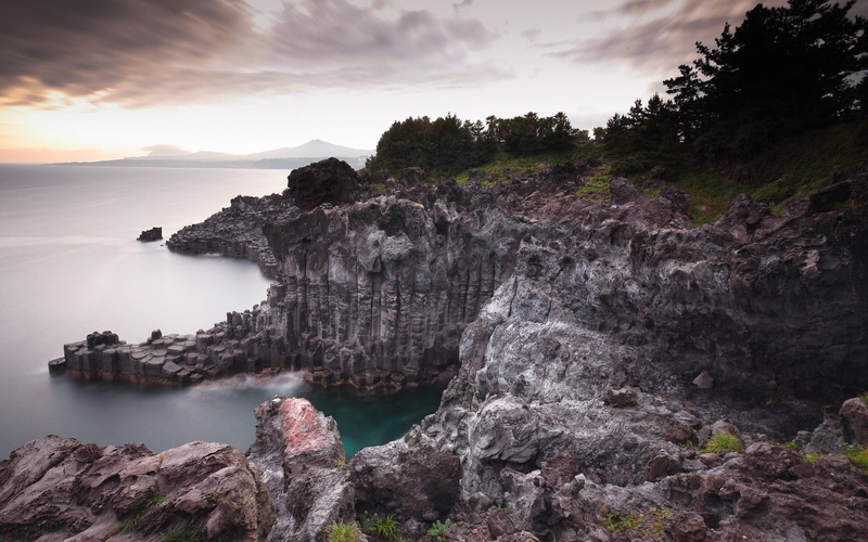 formation, 1080P, rock, gray, nature and landscapes, rugged, mountaiun, amazing, coast, trees, rocks, clouds