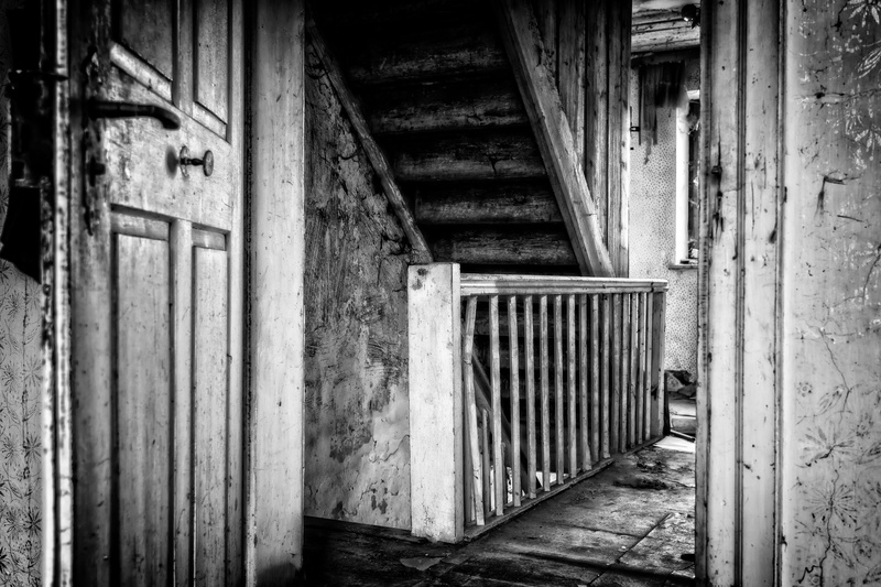 empty, architecture, old house, leave, history, decline, weird, day, direction, run-down, dark, gloomy, black white, wood - material, abandoned, photo