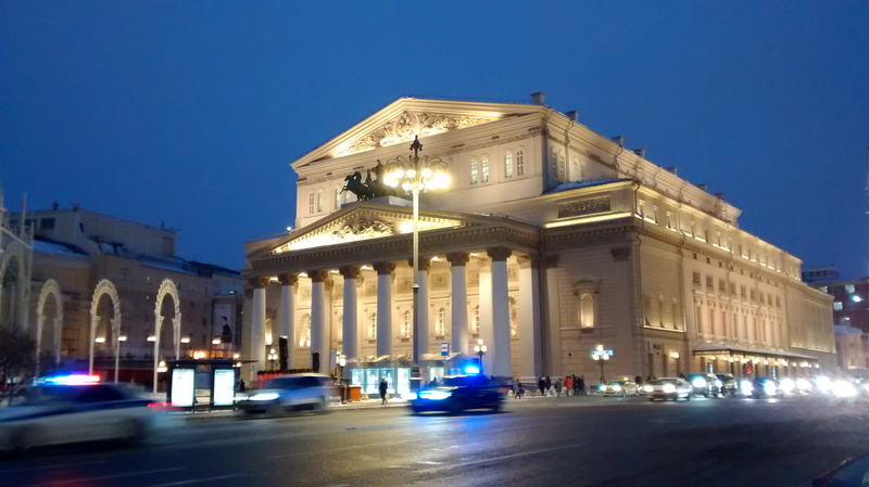 motion, architectural column, sky, clear sky, land vehicle, architecture, built structure, moskva, transportation, car, city, dusk, opera, blurred motion