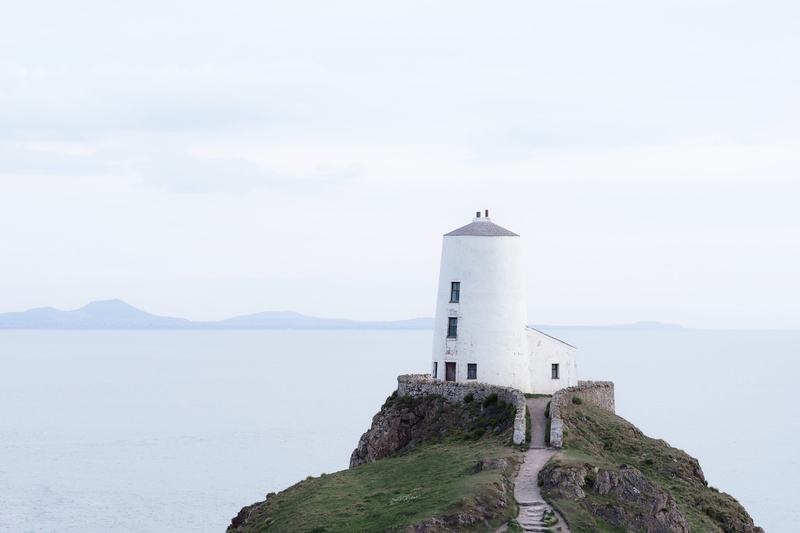tower, guidance, outdoors, beauty in nature, non-urban scene, travel destinations, no people, lighthouse, mountain, architecture, sunset, day, sea, 2K