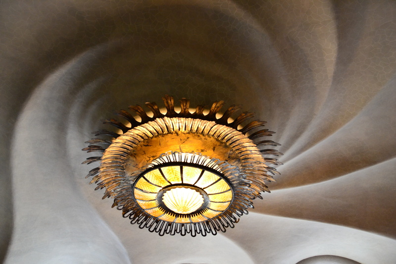 barcelona, 4K, animal body part, swirl, light fixture, ornate, gold colored, animal, framed, yellow, wealth, circle, geometric shape, nature, no people