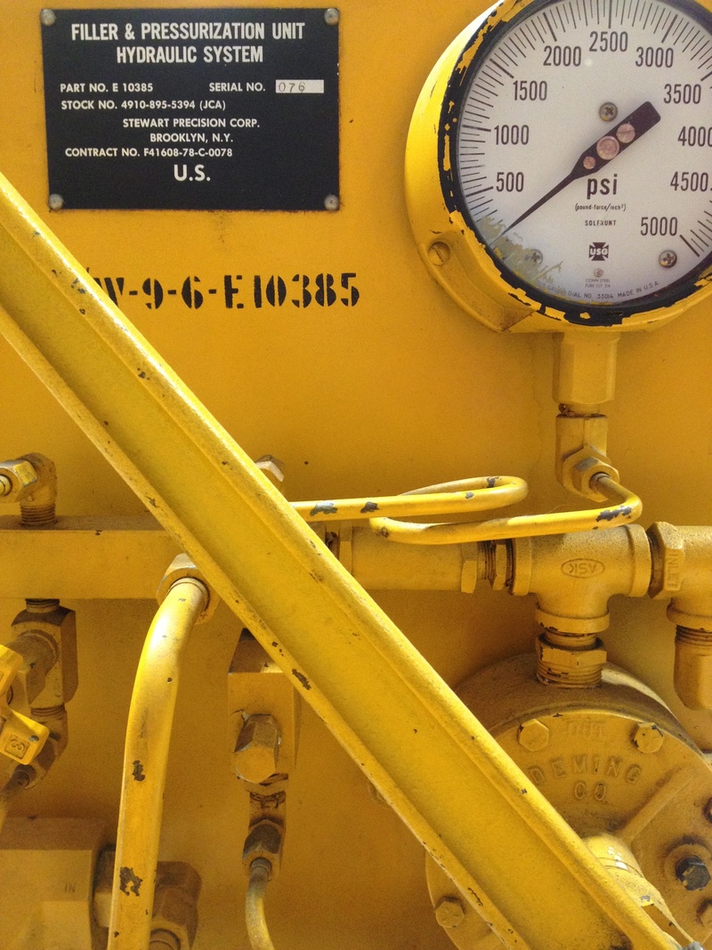 text, communication, label, symbol, information, characters, warning, shield, machine Valve, close-up, 2K, metal, no people, number, meter - instrument of measurement