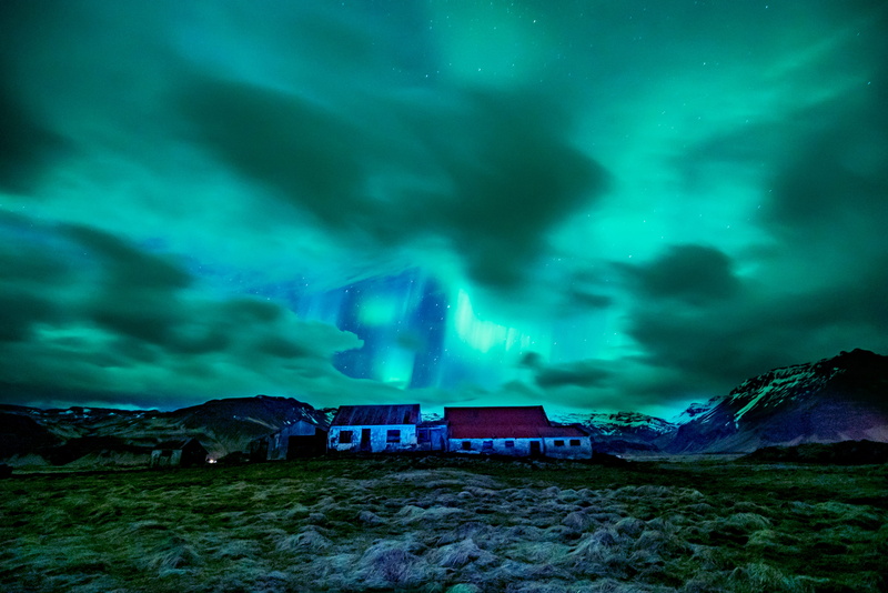 snow, aurora, dramatic sky, 4K, glow, building exterior, neon, storm, photography, atmospheric mood, mountain, green sky, farm, aurora boreali, nightsky