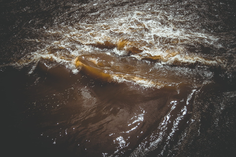 speed, murky, splash, food and drink, splashing, flowing water, motion, photography, river, 2K, day, freshness, dirty, brown, nature, waves, waterfront