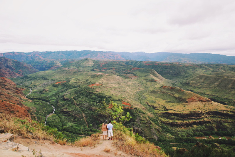 man, mountian, waimea canyon, woman, non-urban scene, walking, scenics - nature, standing, adventure, mountain, tranquility, hawaii, people, real people