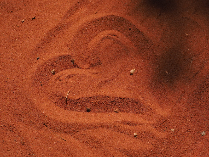 love, sand, outdoors, heart, close-up, scenics - nature, red, brown, textured, no people, liebesbeweis, non-urban scene, 4K, land, backgrounds, beauty in nature