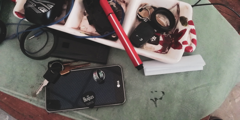 smartphone, stuff, disaster, marker, glasses, ring, high angle view, indoors, technology, pen, black color, bag, cellphone, red, keys, sunglasses