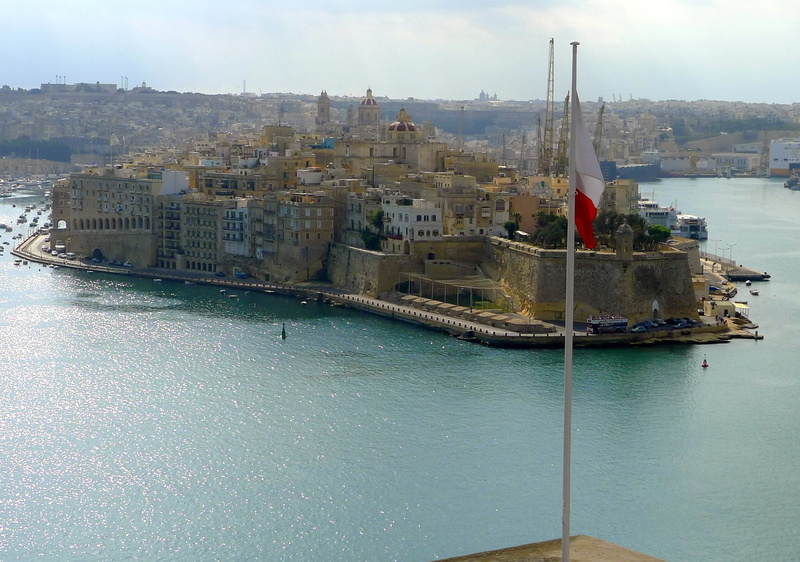 built structure, day, walls, vittoriosa, malta, nature, 1080P, water, substantiate, city, sea, no people, outdoors, flag, residential district, waterfront