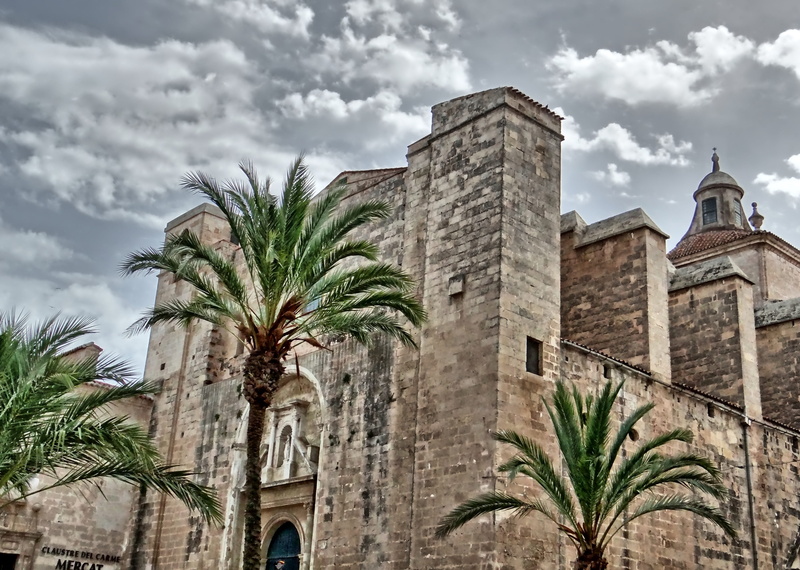 date palm tree, 4K, built structure, palm tree, tropical climate, no people, cloud - sky, architecture, building, the past, palm trees, plant, mahon, places of interest