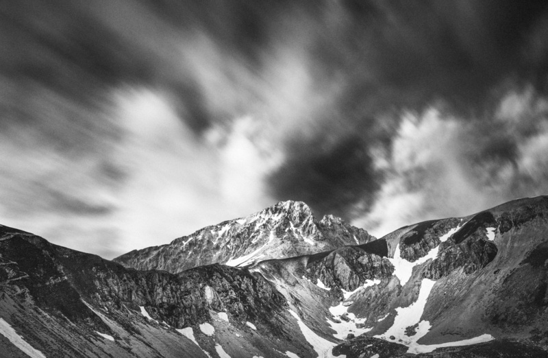 Grayscale, snowcapped mountain, mountain peak, Landscape, Abruzzo, Black and White, environment, 2470mmf4is, formation, black, canon, grain, Wind, Hike