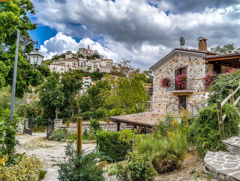 building, day, torricella peligna, residential district, 2K, italy, luxury, campaign, town, architecture, nature, sky, maiella, place of worship, house