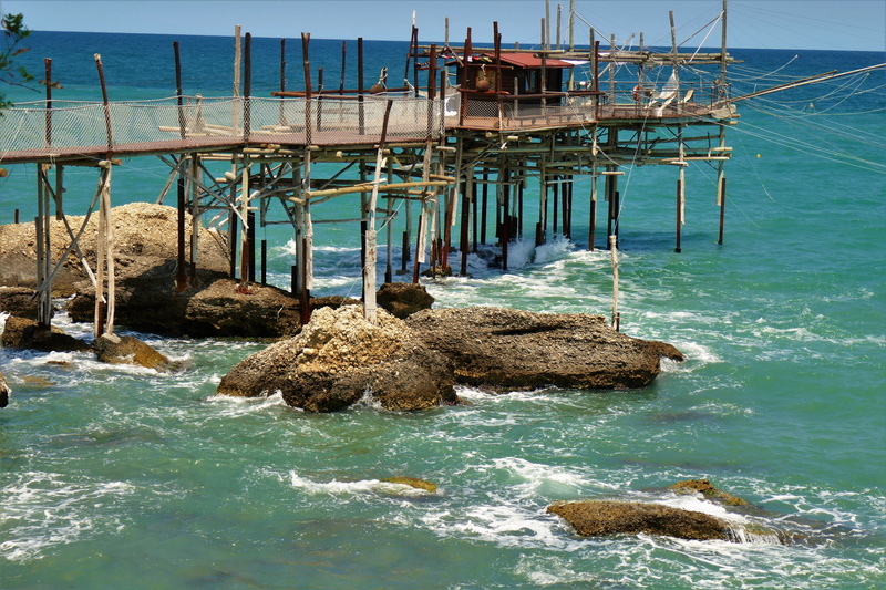 fishermans hut, sea, fishermans house, bank, horizon, blue, rock, waterfront, by the sea, wooden post, pier, 5K, landscape, surf, spray, outdoors, solid