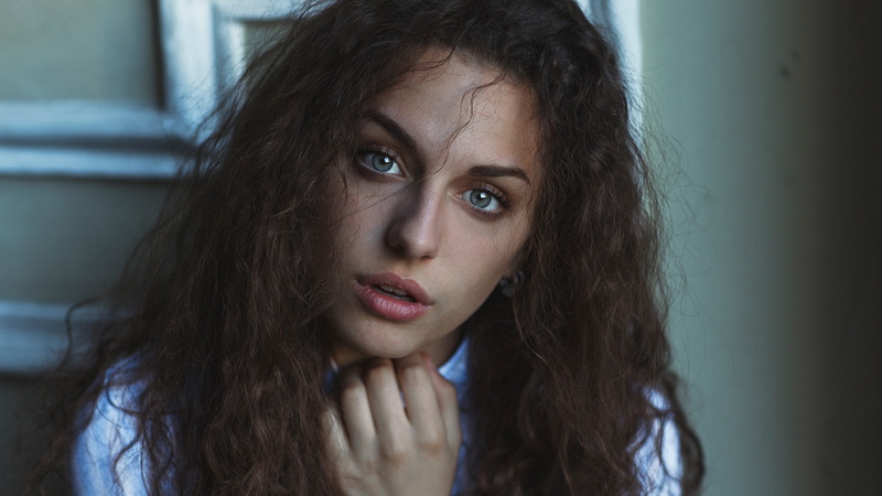 women, long hair, 1080P, blue eyes, brown hair, brunette, young women, beautiful woman, face, one person, Den Εvdokimov, depth of field, depression - sadness