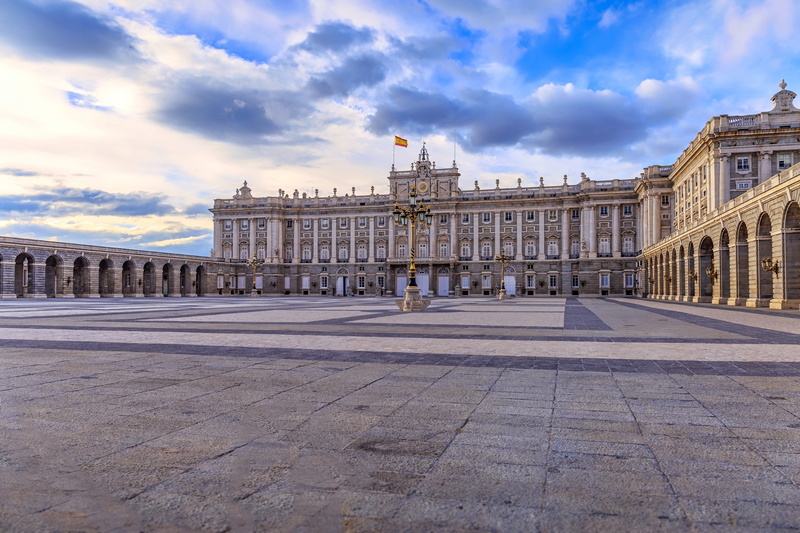 architecture, building exterior, residence, facade, town square, landmark, built structure, colourful, the past, king, royal, outdoors, city, history, skies