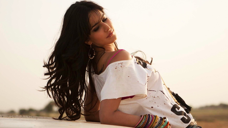 sky, hairstyle, leisure activity, adult, brunette, females, contemplation, 1080P, nature, brown hair, one person, outdoors, Katrina Kaif, hair, child