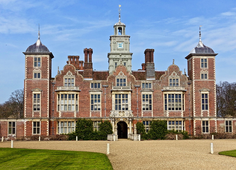 plant, history, property, house, 4K, grass, day, religion, built structure, architecture, the past, aristocracy, brick, heritage, facade, tower, sky, residential district